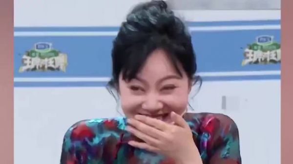 20年前武林外传时期的采访闫妮她就是这个晕乎范儿
