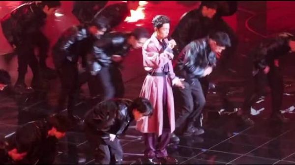 肖战被误传开演唱会，粉丝许愿抢票前排