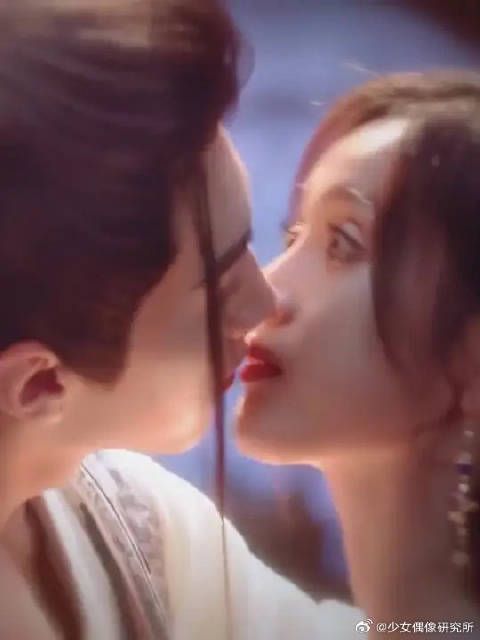 奎花夫妇花式吻戏,这就是热恋期的小情侣吗?