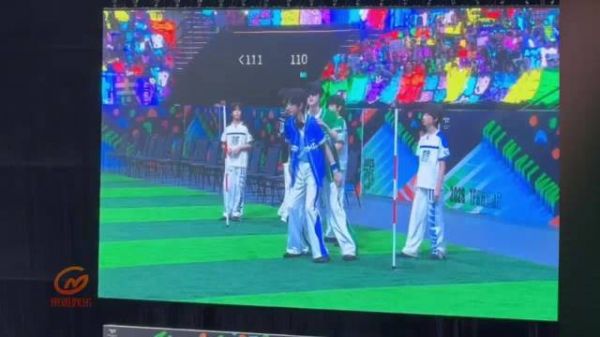 陈浚铭一下子就背起了黄朔 男友力爆表 运动会随舞TF家族运动会