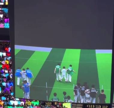 蓝队全速冲刺抢镜头，两盘醋成全场焦点