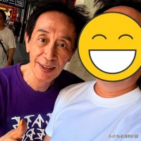 《楚留香》男星72岁街头卖XO酱，看似落魄，其实是在过另一种生活