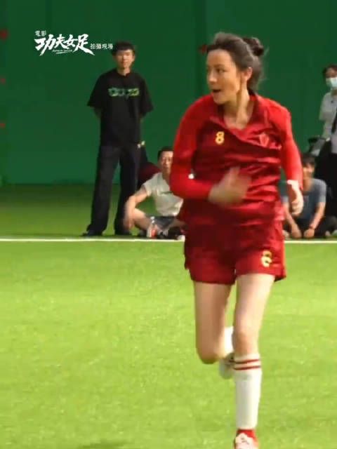 迪丽热巴雨天泥地戏份从不使用替身