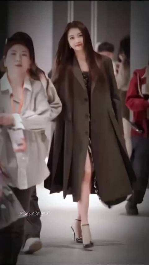 关晓彤的可塑性很强,而且她自己私服的审美也很好