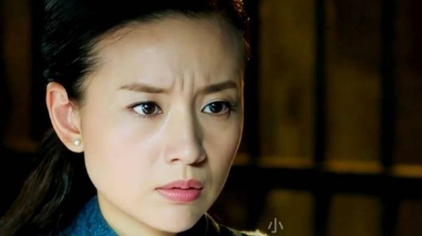 干妈终于让语慧看清心上人的真面目,却不想此时心上人竟向她求婚