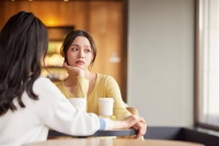 已婚女人对婚外男人动心了，逃不开这三种反常表现