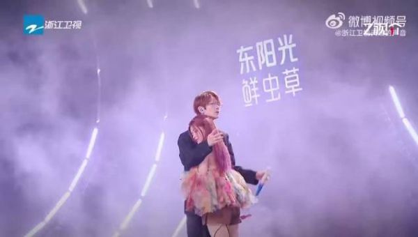 真的绝!这情绪递进太绝了,听得我直拍大腿,搭档被唱缺氧也是没谁了呀!