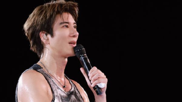 王力宏三晚迎15万观众直言汗如雨下