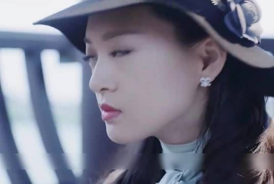 女人一把双枪成功击杀被保护的大汉奸太厉害了