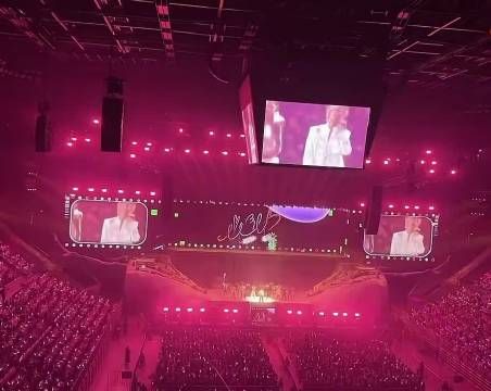 王俊凯设计了激光但又特意避开观众区以免伤到镜头 这得多细心啊