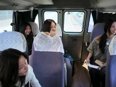 illit朴敏珠惊叹美景竟是墓地
