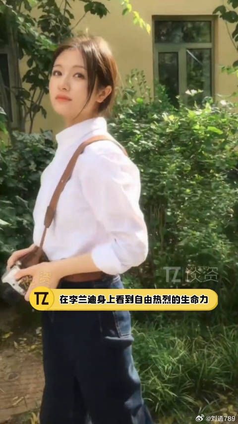 李兰迪拿到了潜水证