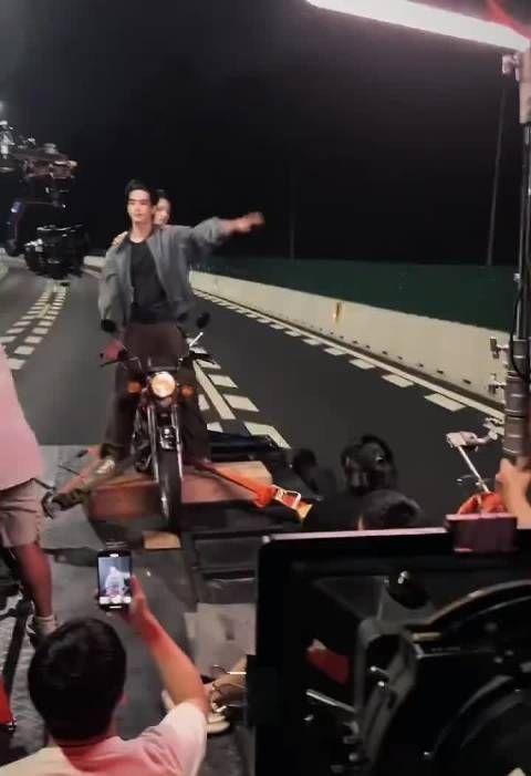 原来野狗骨头骑车戏是这样拍的啊