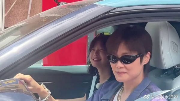 外表看着有距离感，实际待人温柔又贴心