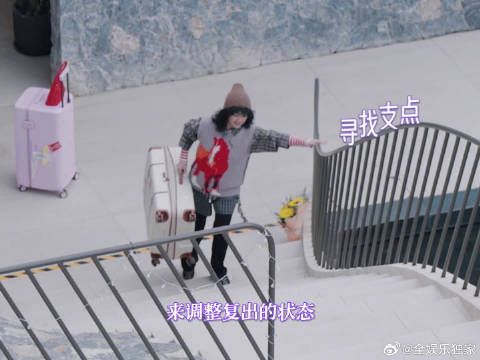 刚开始每个人都带着心事走进小屋，十期过后，满眼都是从容与光亮