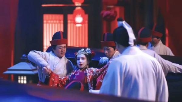 女人被迫结冥婚，不料她却是个狠人