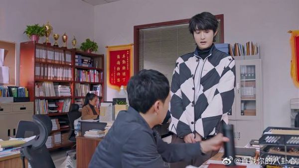 校草举报学渣早恋，老师一听学渣早恋对象，根本不信！