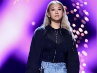 香港知名女星染金发将复出，抗抑郁症三年，去年遗憾错过《歌手》