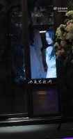 关晓彤陈星旭求婚路透，戴戒指对视亲吻，这个浪漫氛围直接拉满啊