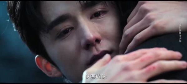 生死相依的盐虾终究未能携手归去，虾仔长眠于海盐怀抱之中
