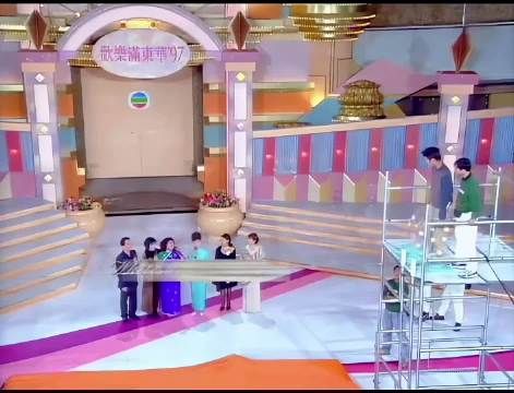 霆锋在香港算是太子爷的存在吧，全香港都看着他长大