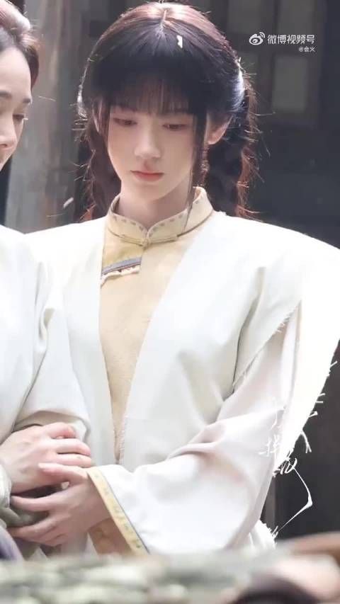 鞠婧祎万花世界孝服路透有～素素的也好美啊！