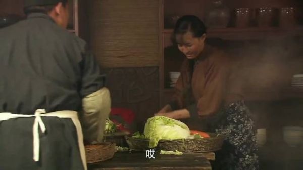 小妹为了挣钱遭大罪，幸得义哥相救，两人再次重逢