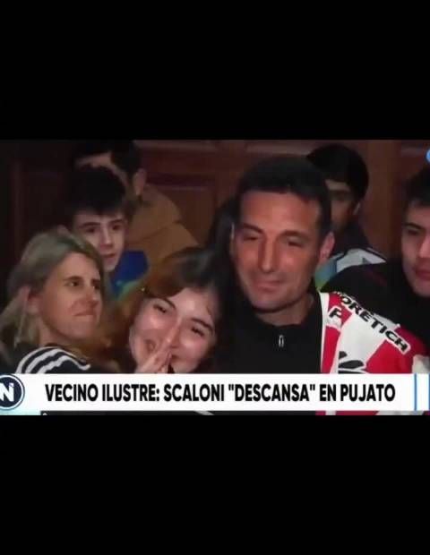 阿根廷女孩亲吻斯卡洛尼一幕走红网络