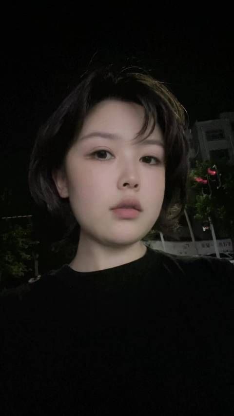 新托尼拯救头发,时隔多年尝试短发像换了一个人