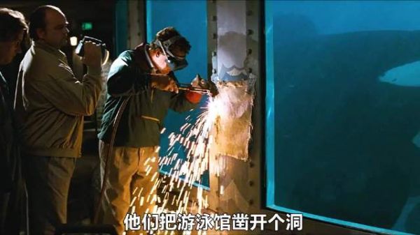 男孩不慎掉入水池，却被海洋凶兽救下，他们还成了好朋友！（下）小助手