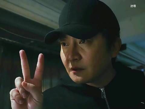 低价收下别人用来抵债的凶宅，夜半异象突现，从天而降的钞票暗藏重重玄机