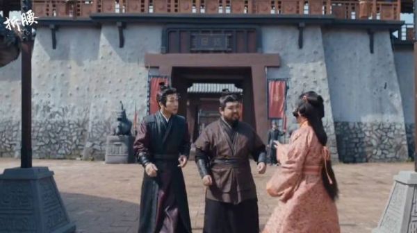 折腰：小桃找魏梁问男君为什么生气，哦原来是这么回事？