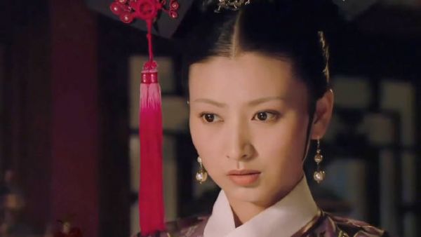 华妃嫉妒甄嬛盛宠，转头为难起甄嬛的好姐妹沈眉庄
