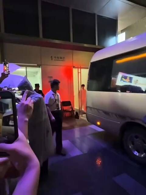 Rookie赛后被贴脸嘲讽，视频已被删除