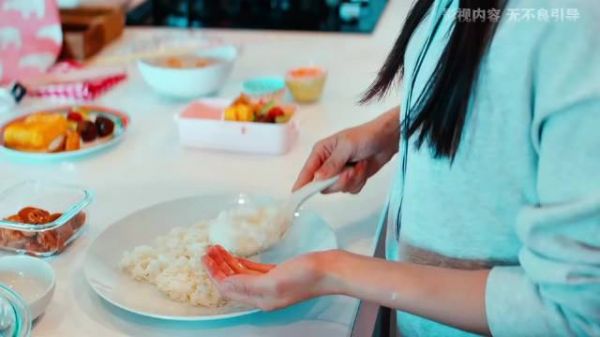 女孩一夜间毁情断，偶遇温柔医生嫁入豪宅