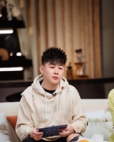 隐忍 18 年！胡彦斌含泪坦白：这辈子最大遗憾，是听妈妈的话放走她