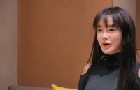 邹市明和冉莹颖去办离婚，邹市明解释称：“敌进我退，敌退我进”
