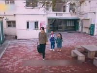 母亲外出打麻将锁屋，孩子吃核桃被卡窒息离世