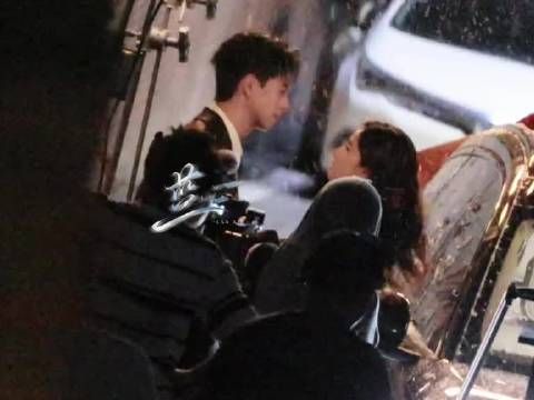啊啊啊李现来吻戏了，这是小说里的那一段，狂吻演的真好