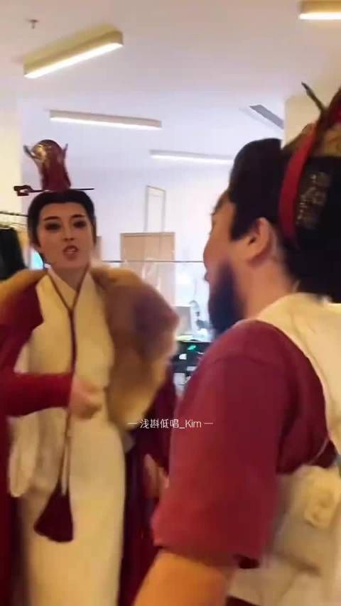这个小俊俊真的是什么皮肤搭配什么灵魂，太有意思了 @陈丽君_点绛唇