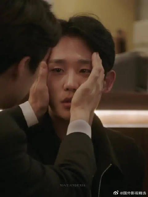 小丁春夜微表情肢体语言演绎内心暗潮汹涌