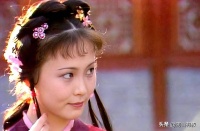 红楼梦最大胆一幕，不在尤二姐的槟榔，而在小红的半块手帕