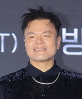 韩国最富有歌手54岁一身肌肉，自律最帅