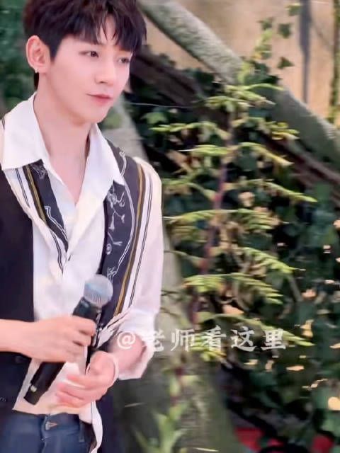 邓为好温柔好会说啊，谁懂最后这个挑眉好苏！