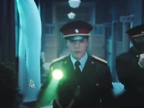 这个男人太帅了,十年归来依旧是无人替代的张大佛爷!