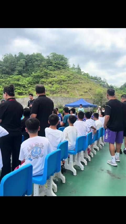 徐杰又去参加活动了！
