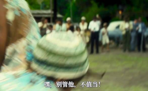 少年因装备差被嘲笑，赤脚用桑巴舞步点燃逆袭