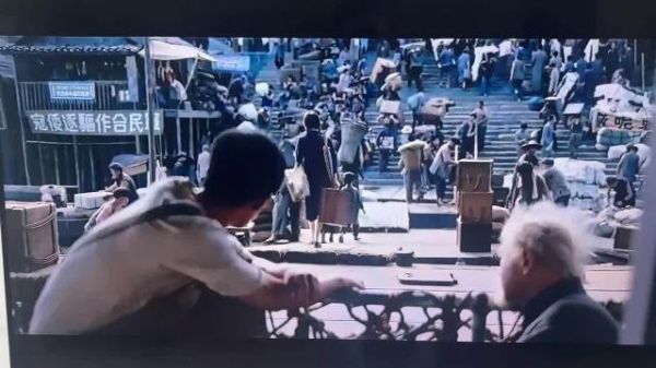 小莫碎嘴子来的!路过的狗都得骂一句!哈哈哈哈哈!开个班吧 太搞笑了