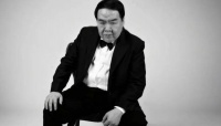 原来他没去世，我们都被骗了！