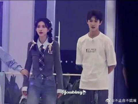 避嫌就避嫌了，又不是不爱了
